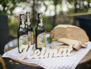 Dekoelemente Schriftzug Heimat und Brot und Bier